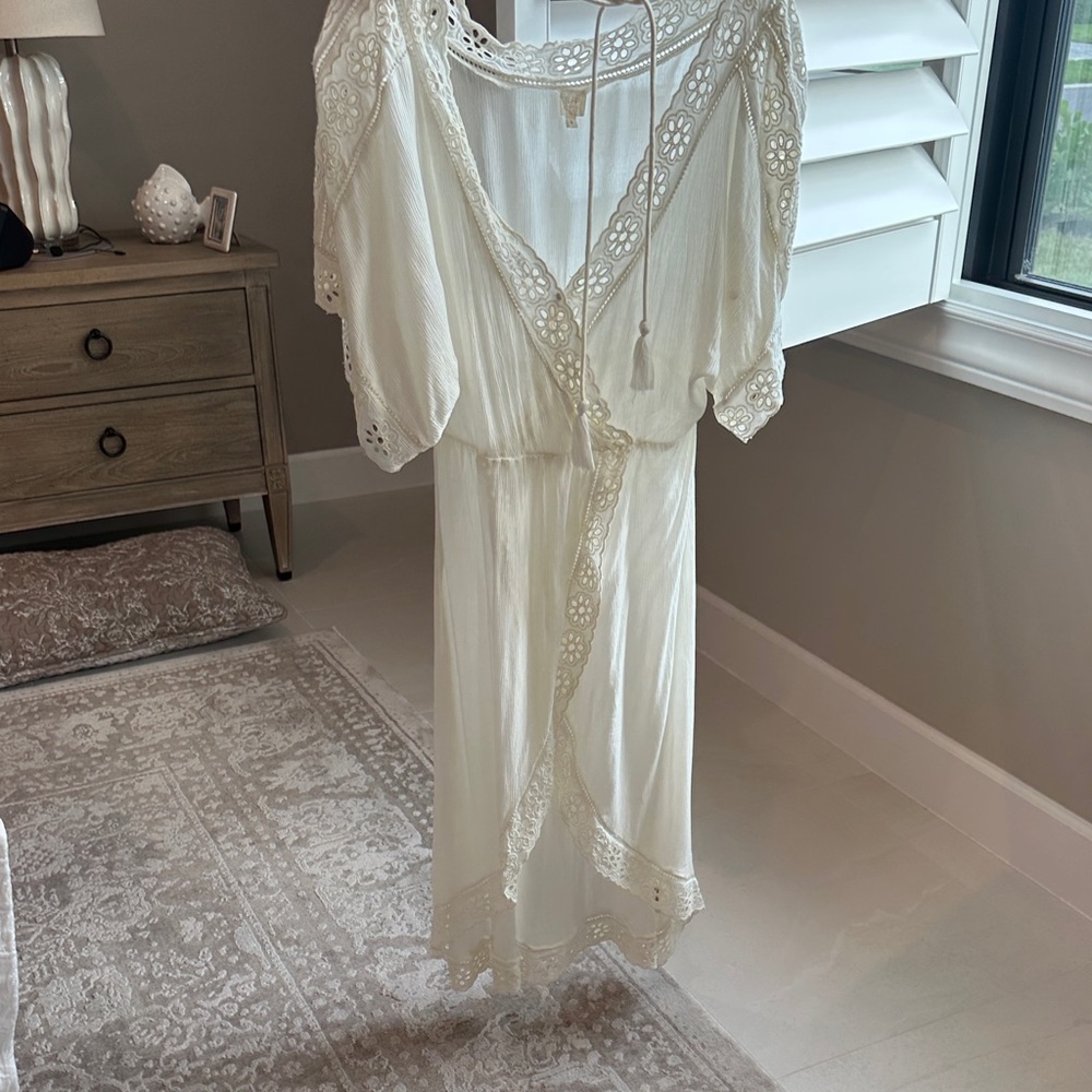 Surf Gypsy Cream Lace Detail Top
